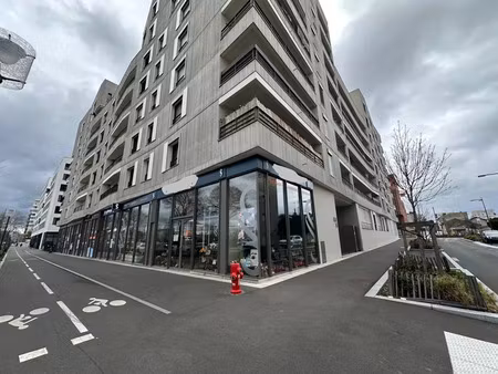 location commerce 1 pièce 93 m² à villeurbanne (69100)