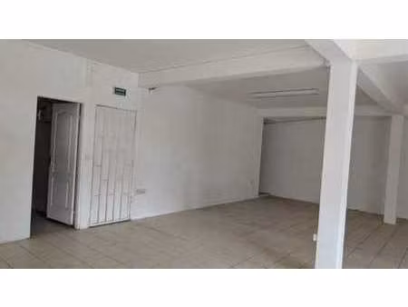 deux locaux commerciaux