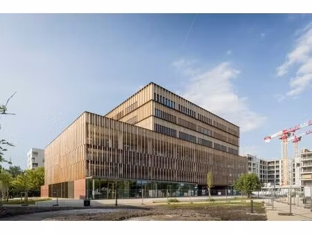 location commerce bruges 33520 90m²