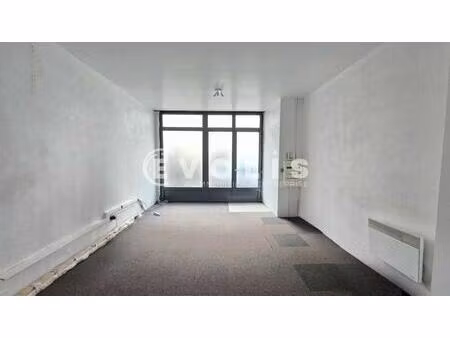 location entrepôt 102 m²