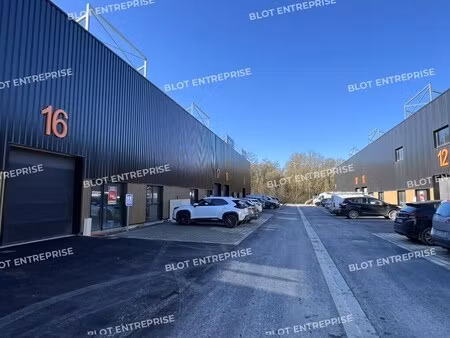 location local d’activités goven 35580 260m²