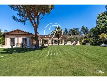 castres- tarn- superbe maison avec piscine et 2 5ha