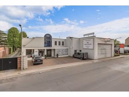 commercieel te koop in kortrijk met 2 slaapkamers