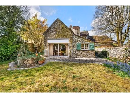 maison de charme sur terrain clos de murs de 1440m2