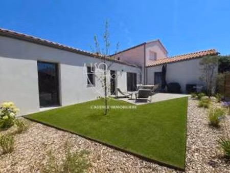 vente maison aux sables-d'olonne (85100) : à vendre / 130m² les sables-d'olonne