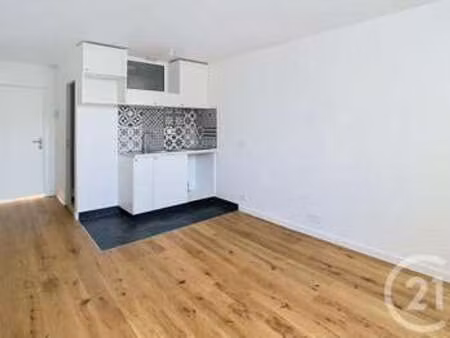 location appartement t1 à dinan (22100) : à louer t1 / 24m² dinan