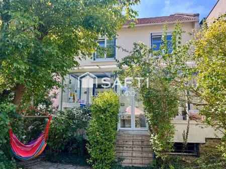 magnifique maison 6 pièces avec un beau jardin dans le quartier des joncs marins