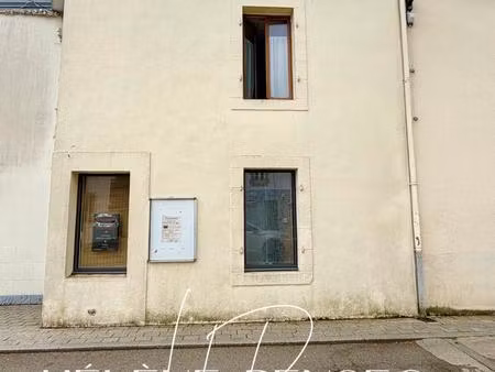 maison en hypercentre  commodités à pied.