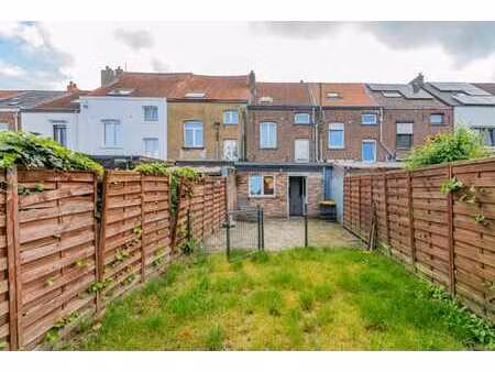 charmante maison avec jardin à ruisbroek