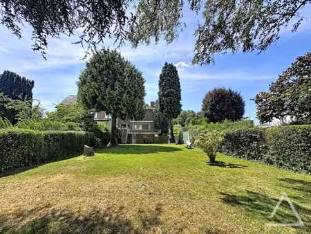 magnifique maison avec jardin et garage