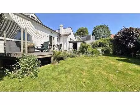 charmante villa /bungalow dans un clos - terrasse + jardin