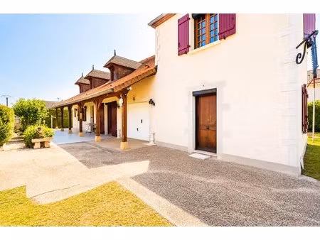 bligny-lès-beaune : maison cossue avec logement indépendant : vie de plain-pied