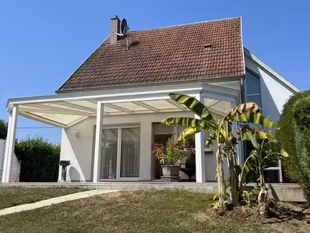 superbe maison individuelle avec grand terrain et piscine