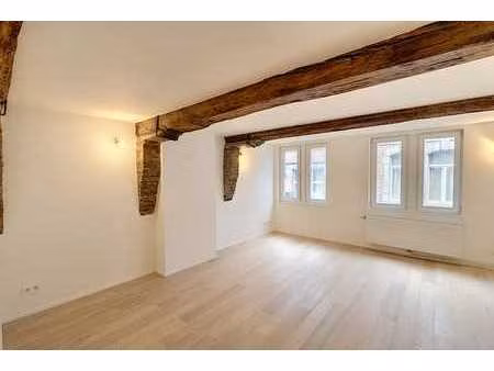 appartement 1 chambre avec poutres apparentes à namur