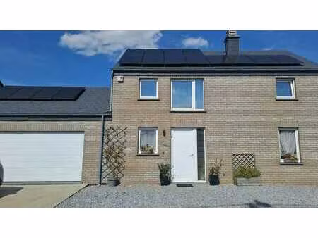 maison 3 façades  3 ch  784m²  epc a