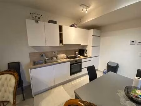 superbe appartement 1 chambre de +/- 50 m² avec un peb a