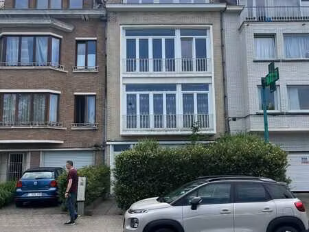 bel immeuble de rapport renove 4 unites