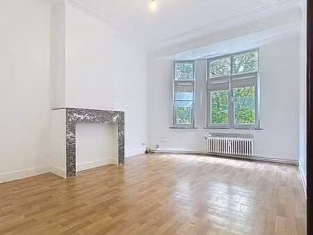 a louer: appartement 2 chambres