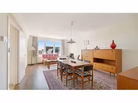 3 slaapkamer appartement met open zichten vlakbij het str...