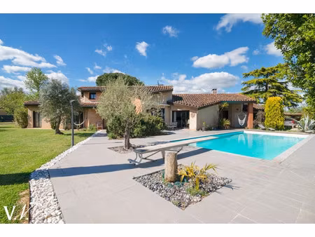 maison de luxe à vendre à saint-jory