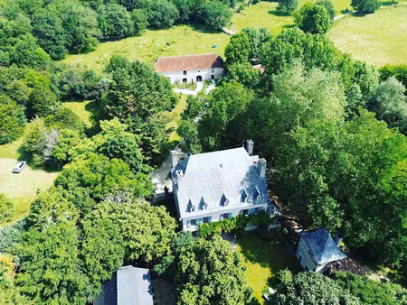 vente manoir 10 pièces 300 m² à figeac (46100)  995 000 €
