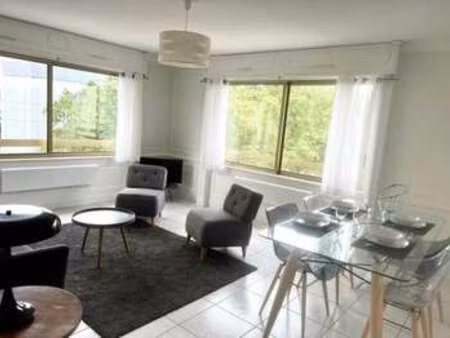 location appartement 3 pièces meublé à lyon 3e (69003) : à louer 3 pièces meublé / 74m² ly