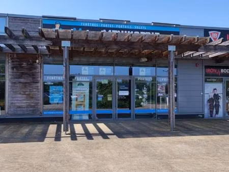 local commercial à louer