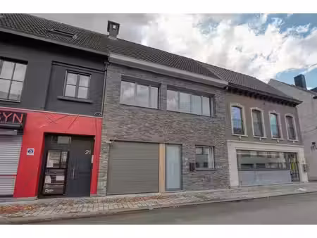 goed gelegen woning met 4 slaapkamers  garage en tuin