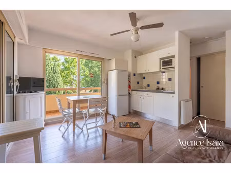 vente appartement 1 pièce 22.77 m² à cavalaire-sur-mer (83240)  179 000 €