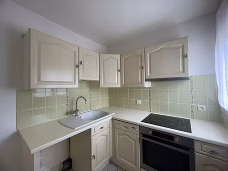 location appartement 3 pièces 70 m² à dole (39100)