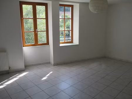 location appartement 4 pièces 69 m² à port-sur-saône (70170)