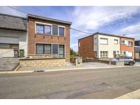 maison 3 façades en excellent état