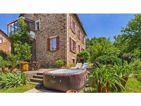 grande maison en pierre t6