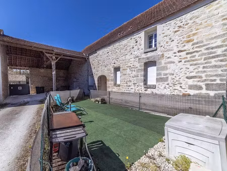 vente appartement 5 pièces 96 m² à courtomer (77390)  215 000 €