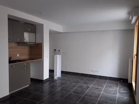 location appartement 1 pièce 33 m² à lyon 9 (69009)