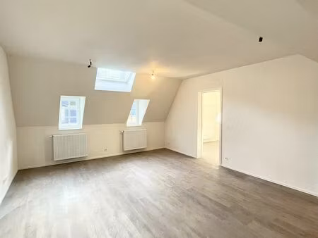 appartement à louer à rue de la monnaie 14 namur (vbe44278)