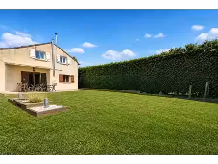maison de 5 pièces de 116 m² à saint-usuge