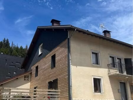 maison au centre du village