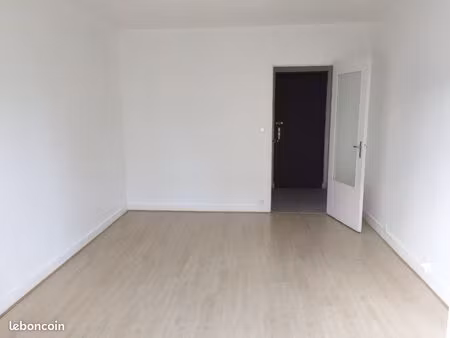studio - 31m2 - centre-ville cosne - parking