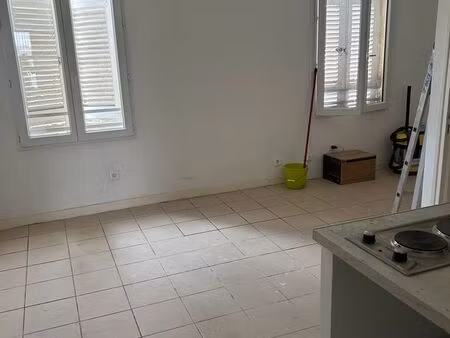 grand t2 à vendre – environ 44/45 m² – 110 000