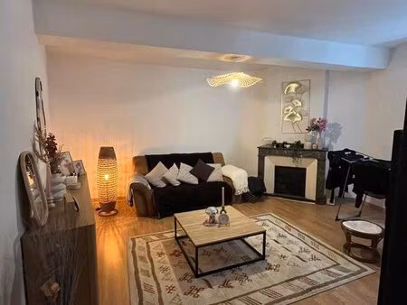 appartement t3 centre villemoustaussou– situé dans la vieille ville ?