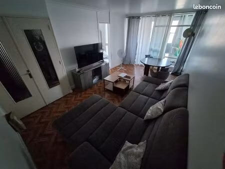 à louer – t2 de 54 m² avec loggia et parking – bron
