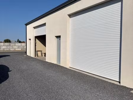 entrepôt 200 m2