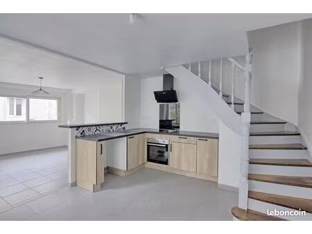 maison a louer a courlay