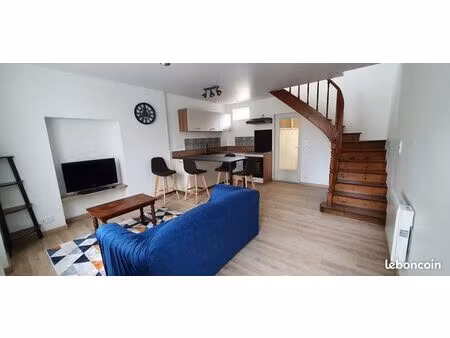 petite maison de bourg meublée