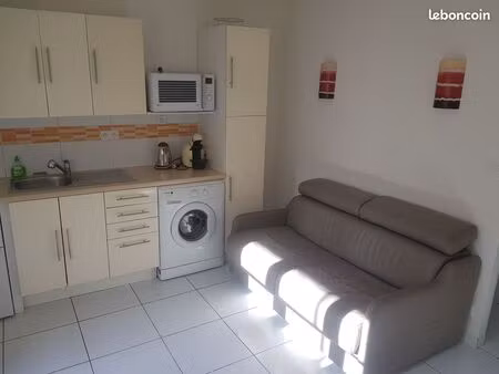 studio au calme avec terrasse privative