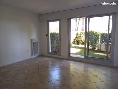 studio 1 pièce 25 m²