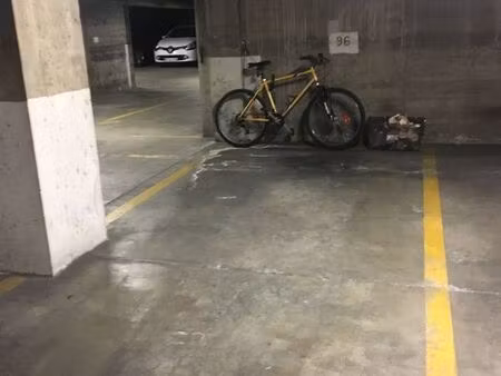 loue parking securise sous-sol - hyper centre roanne