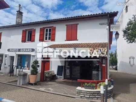 studio 1 pièce 27 m²