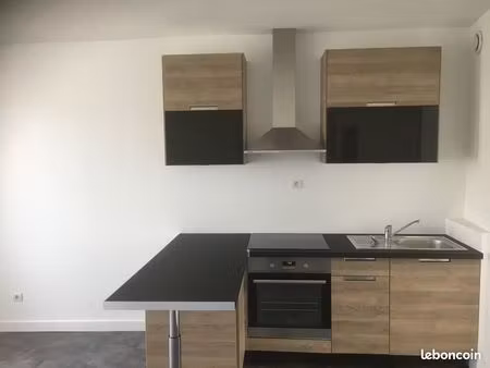 duplex t2 avec bureau centre ville de clermont (60600)